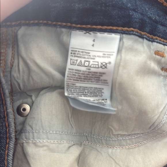 Old Navy Blue Jean Shorts Distressed Frayed Hem - Picture 3 of 4